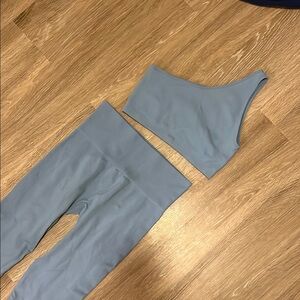 SET Active Blue Leggings and Top Set